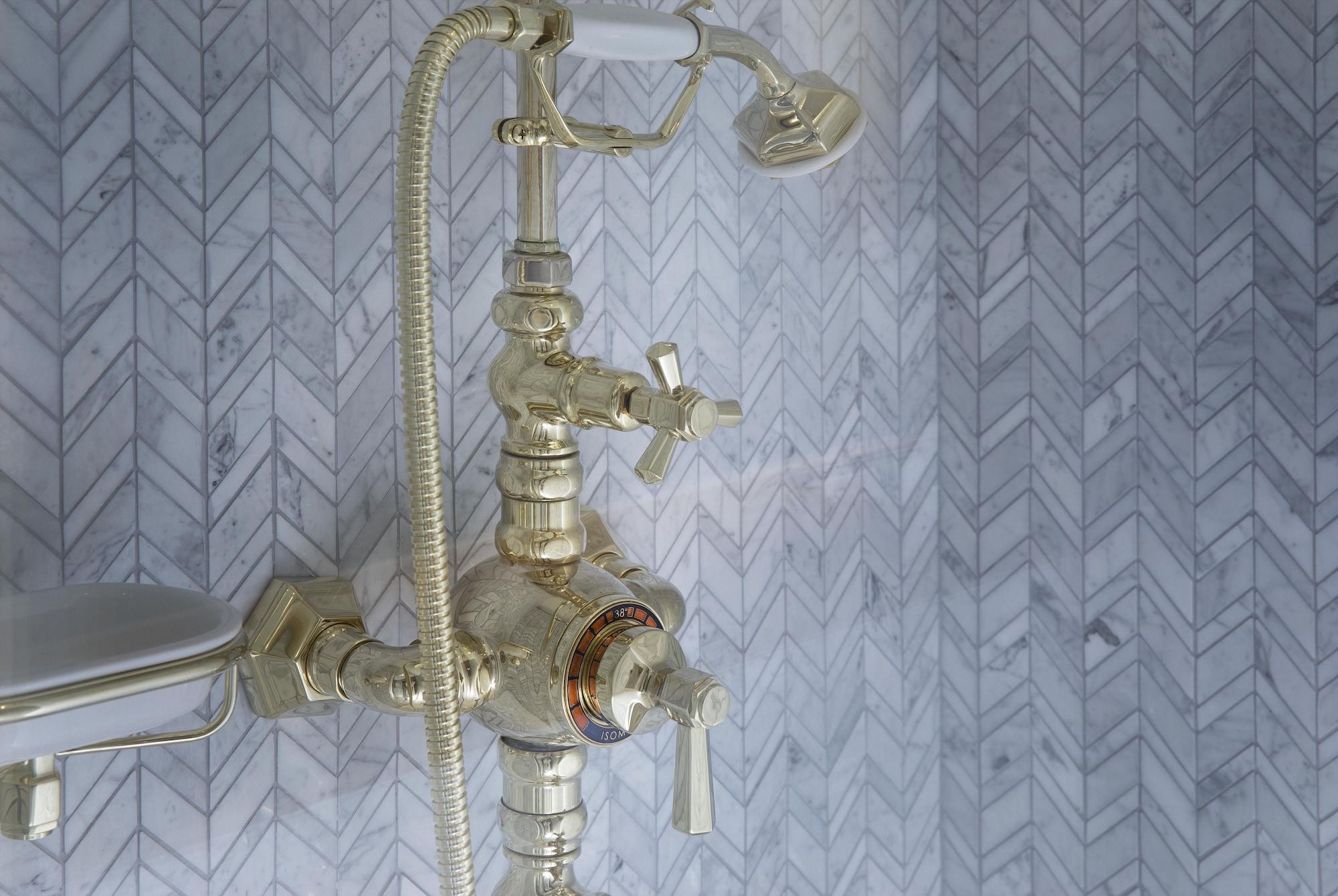 麦森博瑞固特酒店 巴黎 外观 照片 A shower faucet