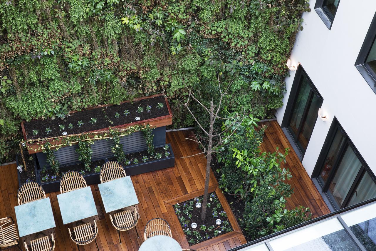 麦森博瑞固特酒店 巴黎 外观 照片 The courtyard at the hotel